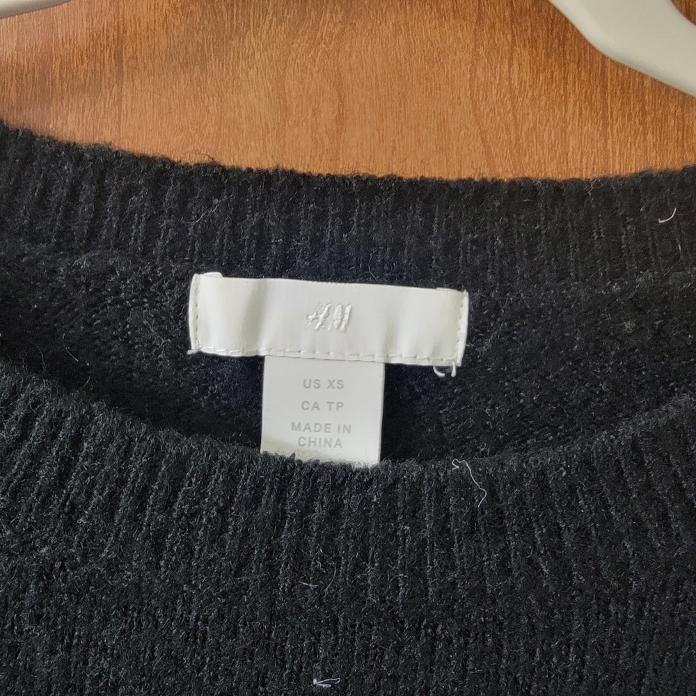 BOGO H&M Black Crewneck Sweater Size XS - Picture 4 of 4